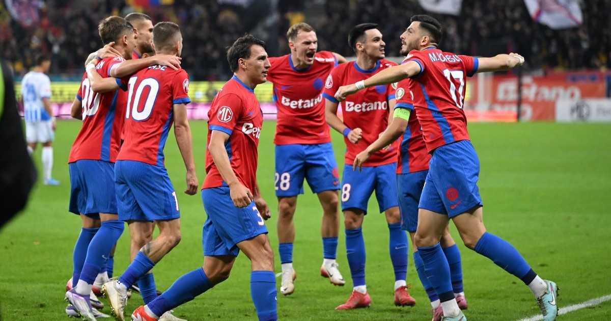 Fotbalistii ros-albastrii Risto Radunovic, Grigoraș Alexandru Pantea, Adrian Gheorghe Șut si Mihai Popescu se bucura dupa un gol marcat in meciul dintre FCSB si Universitatea Craiova, contand pentru Superliga Superbet, desfasurat pe Arena Nationala din Bucuresti, duminica 5 octombrie 2025. © FOTO:Razvan Pasarica/SPORT PICTURES