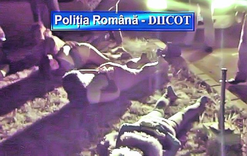Câţiva jucători ai lui CS Mioveni sunt bănuiţi că frecventau bordeluri care funcționau ilegal
