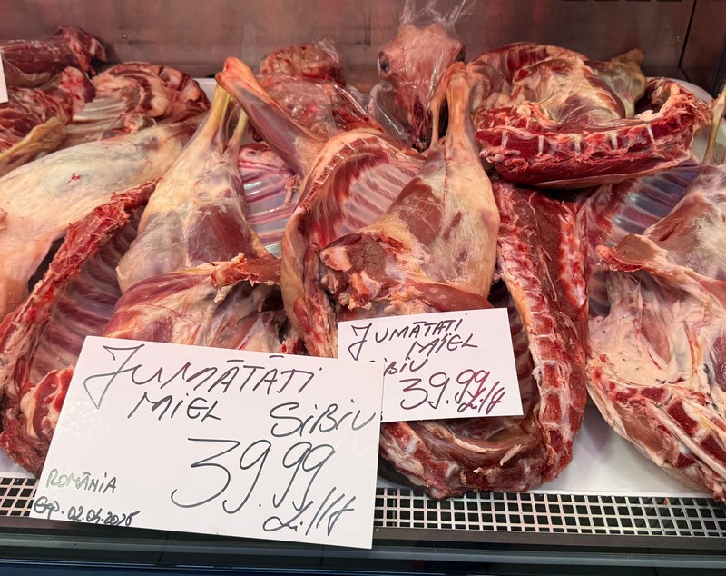 Cât costă un kilogram de carne de miel pentru Paște 2025? „Oricine își poate permite o pulpiță”