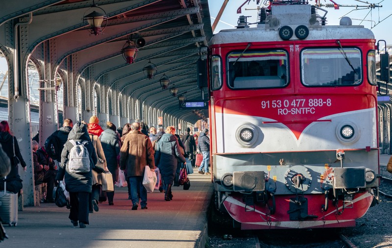 Două povești utile pentru Marea Votare a lui 2024. Trenul și biserica