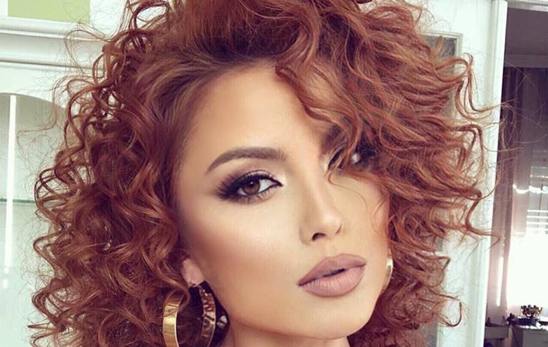 Elena Gheorghe și-a aniversat tatăl. Acesta este preot | FOTO