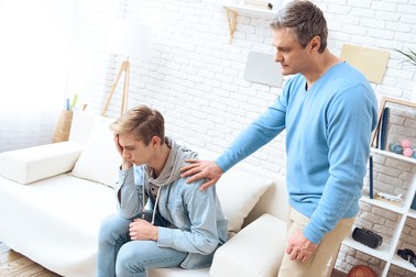 Tinerii victime ale bullying-ul au nevoie de sprijinul părinților. Foto ilustrativ: Shutterstock