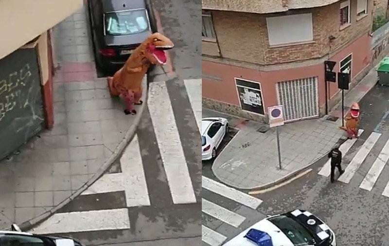 Imagini virale. Bărbat costumat în T-Rex, surprins de poliţişti pe străzile pustii din Spania