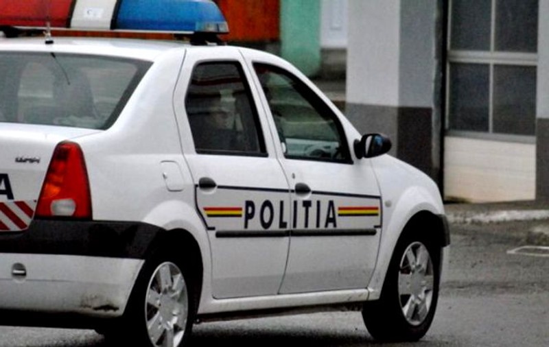 Un minor a furat o mașină și a rănit un polițist! Cum s-a terminat povestea
