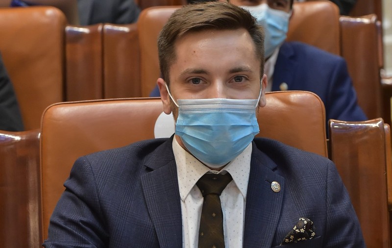 Scandal pe bani în USR Iași. Liderii partidului se suspendă între ei pe grupurile interne de Facebook