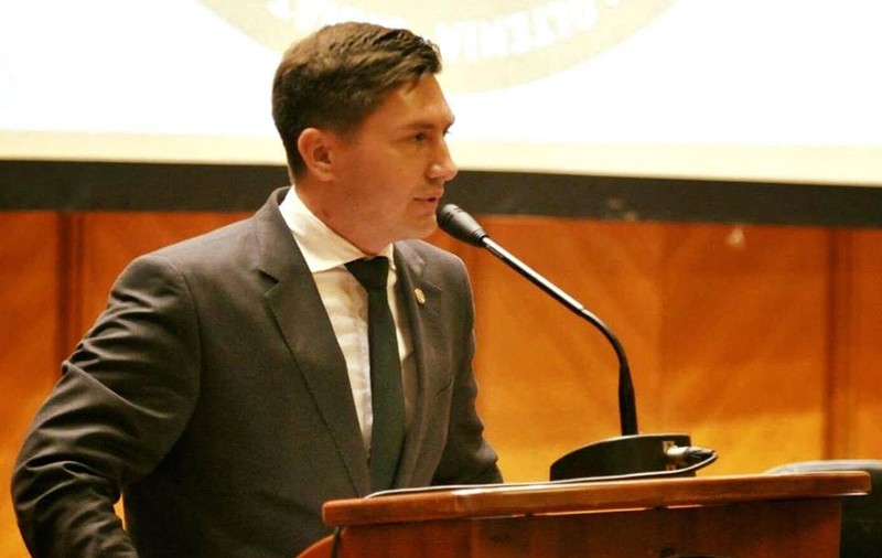 Ambasadorul Ucrainei la Bucureşti, chemat la Parlament după promulgarea legii educației de către președintele Poroșenko