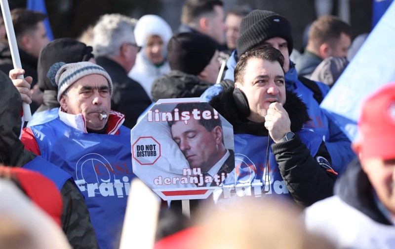 Așa-zișii pro-europeni vs așa-zișii suveraniști = eșecul unei generații?