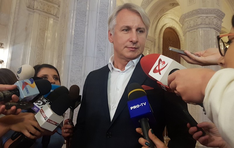 Dăncilă, despre discuţiile Tăriceanu-Ponta, pentru candidatul la prezidenţiale: "Nu putem îngrădi dreptul unui partid de a negocia". Teodorovici, anunţ categoric: Prezidenţiabilul trebuie să fie de la PSD