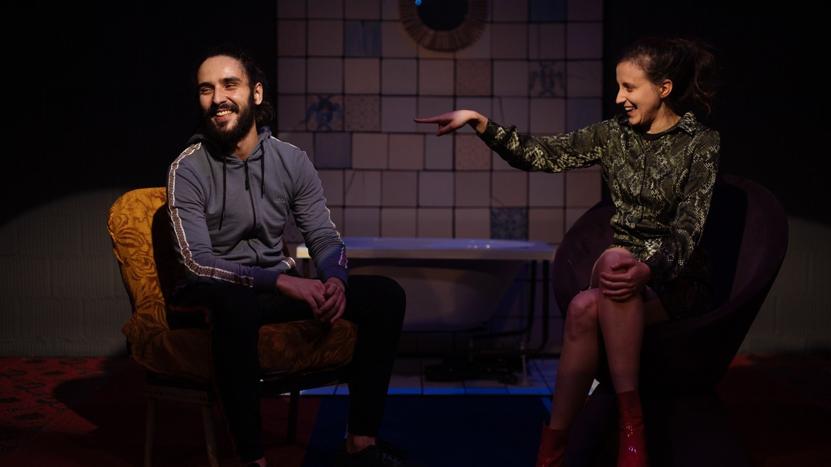 Actorii Edith Alibec și Nicholas Cațianis, în piesa de teatru „Uitasem”, POINT