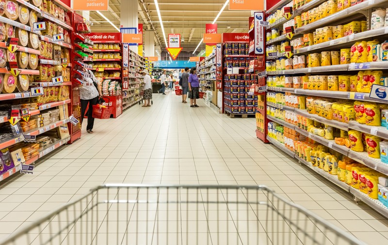 Scad prețurile la 14 alimente de bază. Lista cu produsele care urmează să se ieftinească