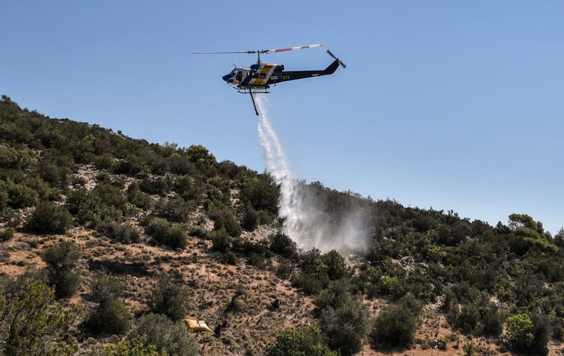 Un elicopter pentru stingerea incendiilor pilotat de un român s-a prăbușit în Grecia. Doi oameni au murit