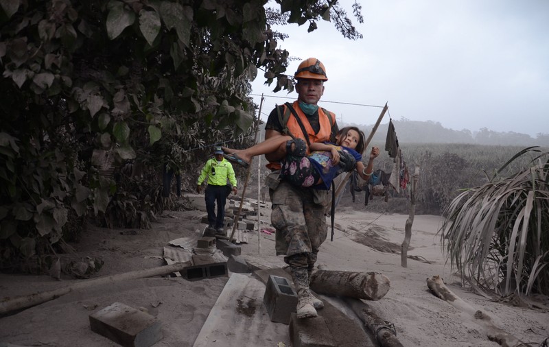UPDATE. Erupția vulcanului Fuego în Guatemala a omorât aproape 100 de oameni
