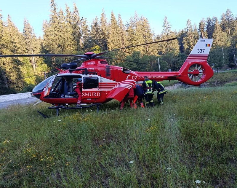 Un camion încărcat cu lemne și o autoutilitară s-au ciocnit pe DN 13A, în Băile Homorod: un bărbat a murit. A fost solicitat un elicopter SMURD