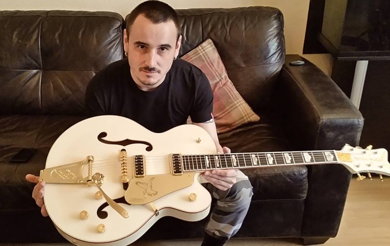 Vă mai amintiți de Cornel Sorian de la Stigma? Este producător muzical la Londra, iar noul său album se găsește în toată lumea