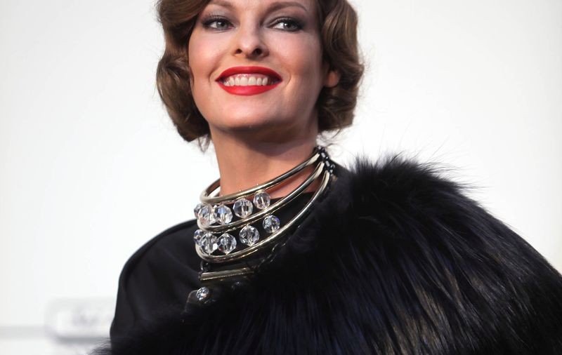 Linda Evangelista a rupt logodna! S-a despărţit de Peter Morton