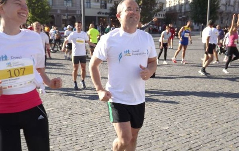 Emil Boc a participat la crosul Clujului! Vezi în cât timp a alergat edilul 5 km!