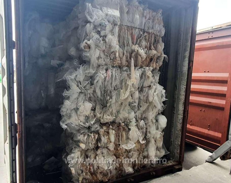 38 de tone de deșeuri de plastic, descoperite în Portul Constanța. Marfa era importată din Marea Britanie și a fost returnată