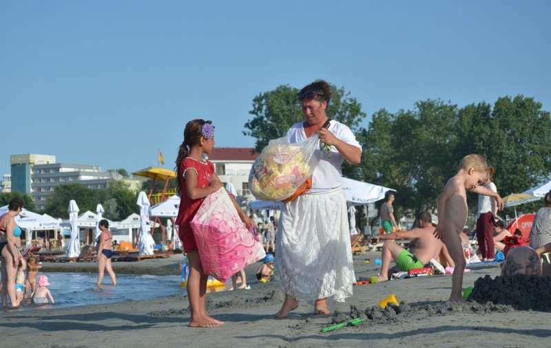 Regulile stricte impuse pe plajele din Mamaia, nerespectate de nimeni