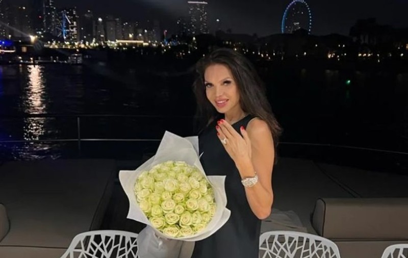 Cristina Spătar a fost cerută în căsătorie în Dubai: „Am spus da”. Primele imagini cu logodnicul și cu inelul primit