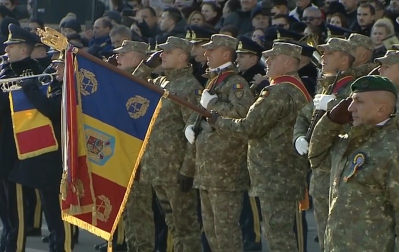 Parada militară de la Alba Iulia. Premierul Ludovic Orban a participat la festivități