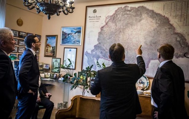 Harta Ungariei Mari, cu Transilvania inclusă în ea, prezentată de premierul maghiar Viktor Orban