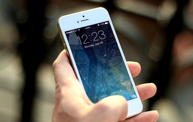 O mamă a aflat că fiul ei de 10 ani a murit după ce a văzut o imagine îngrozitoare pe WhatsApp