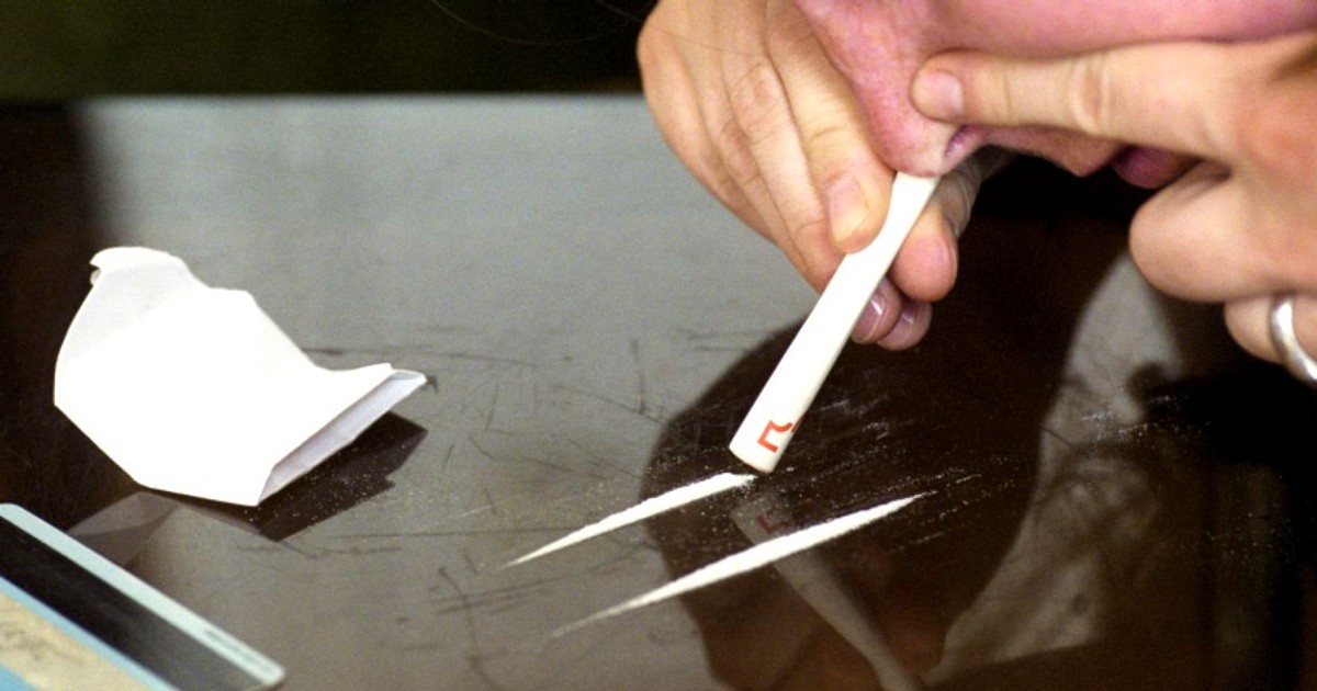 Mărturii cutremurătoare ale consumatorilor de droguri. „Vedeam miliţieni, stăteam ore întregi în faţa uşii şi nu puteam ieşi afară de teamă să nu mă prindă”