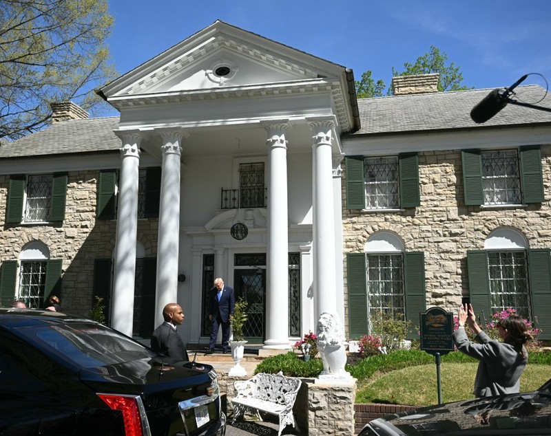 Donald Trump a vizitat pentru prima dată casa lui Elvis Presley, Graceland: „Sunt un mare fan. Știu că și-a iubit mama foarte mult”