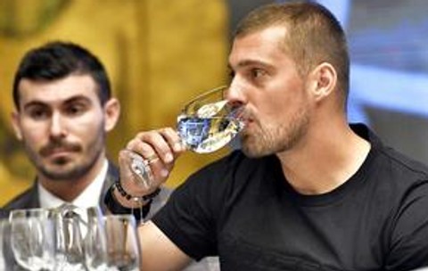 Gabi Tamaș a numit „cel mai mare șprițar” cu care a fost coleg + Țara cu cele mai mari beții: „Vodcă, coniac, whisky. Ne-am făcut pilaf!”