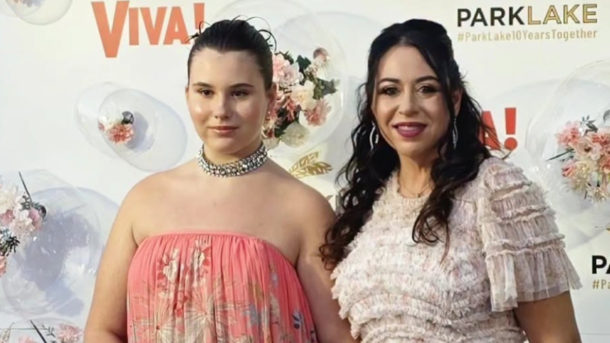 Isabela și Oana Roman la VIVA! Influencers Party