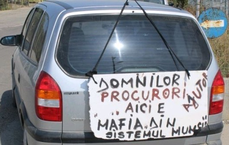 Protest la Iași împotriva patronului Stelei! Ce i se reproşează 