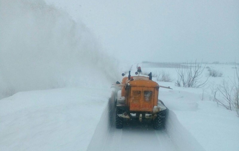 Șoferul unui utilaj de deszăpezire a murit în județul Buzău. A fost lovit de o mașină scăpată de sub control