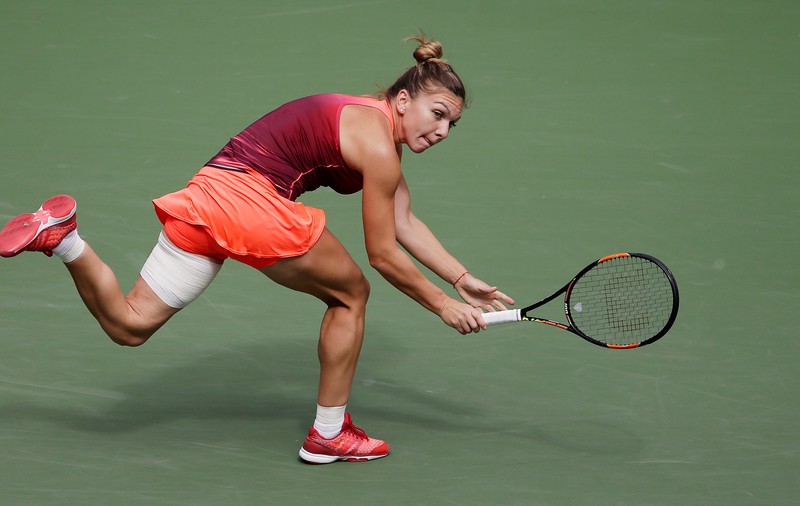 Simona Halep a plecat relaxată în China, unde se pregăteşte pentru Turneul Campioanelor: ^"Vreau să mă simt bine"