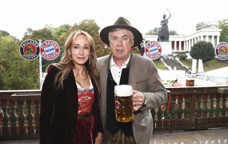 Ancelotti și-a scos soția la bere. Așa arată cea care i-a urmat româncei Marina Crețu în viața antrenorului