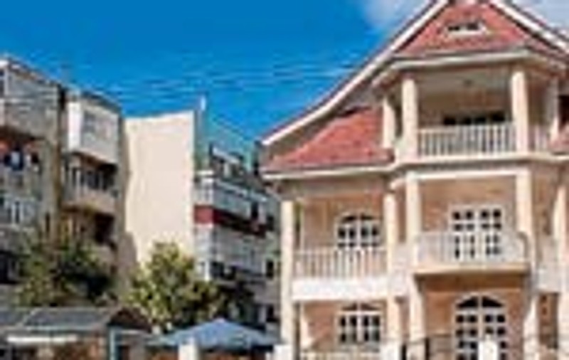Si-au ridicat palat cu banii din cersit