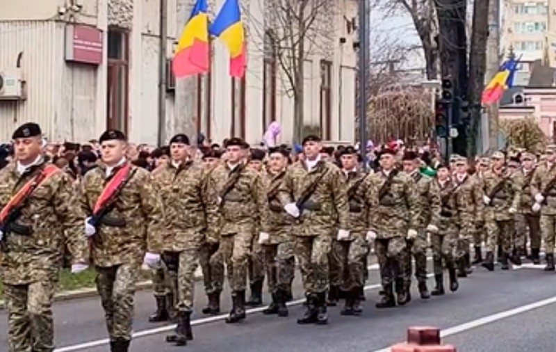 La Galați a avut loc cea mai scurtă paradă de 1 Decembrie din țară: doar 59 de secunde