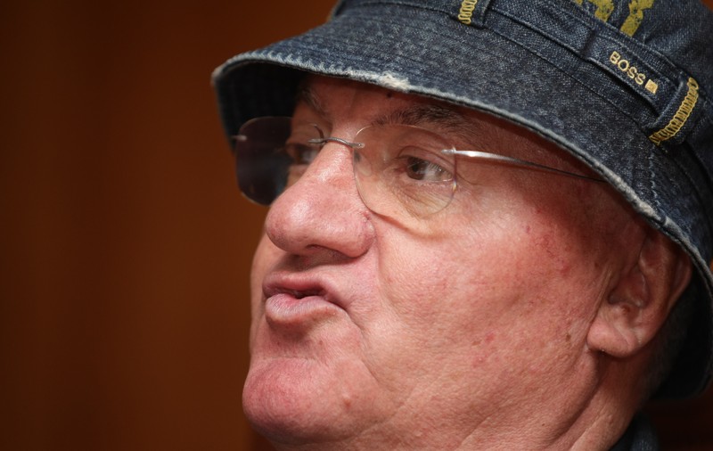 Dumitru Dragomir, șef de șantier. Fostul șef LPF ridică un bloc de locuințe în București