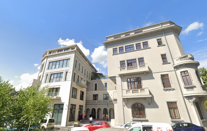 Birourile care se deschid lângă toalete au determinat CNI să cheltuie peste 66.000 de euro ca să-și parfumeze sediul din București