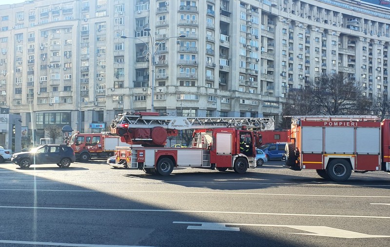 Alerta cu bombă la stația de metrou Victoriei a fost falsă