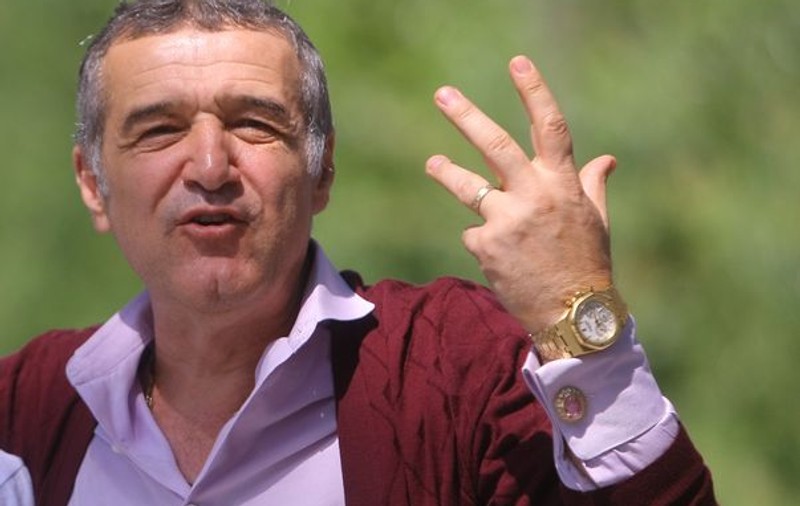 Becali a dansat pe mese în "IAD". Uite cel mai tare banc cu nea Gigi în discotecă!