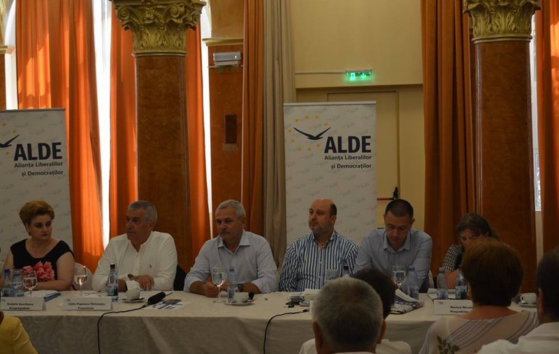 Probleme în coaliția de guvernare: ALDE anunță că are rezerve privind taxa de solidaritate de 2% și spune că va discuta cu PSD