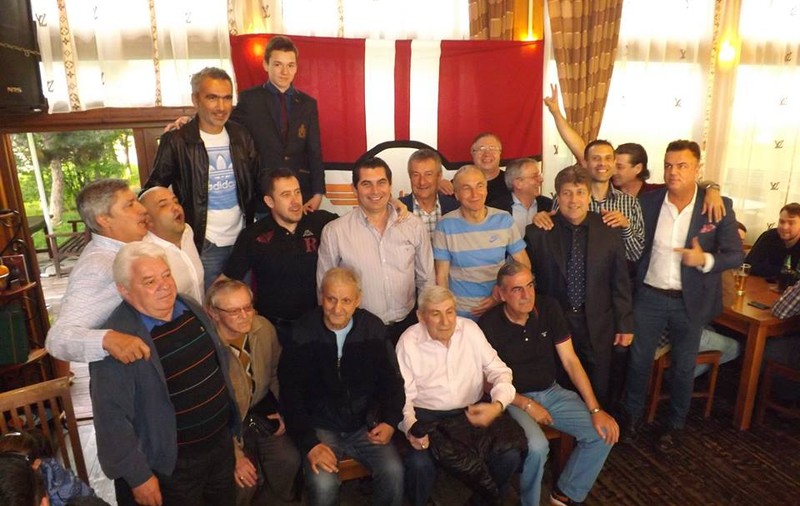 Clubul "Prietenii lui Nae Manea" s-a reunit la un şpriţ şi un mic, în memoria fostei glorii rapidiste