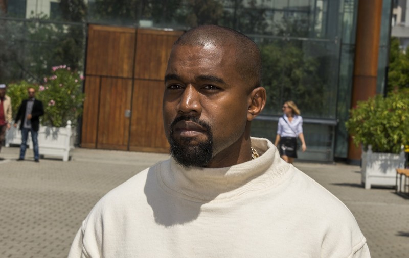 Kanye West îi cere un miliard de dolari lui Mark Zuckerberg