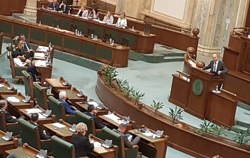 VIDEO I Scandal în plenul Senatului; Un PSD-ist i-a strigat lui Băsescu: ”Ai nenorocit țara!”; Ce replică a avut acesta: Vă prezic dezastrul!