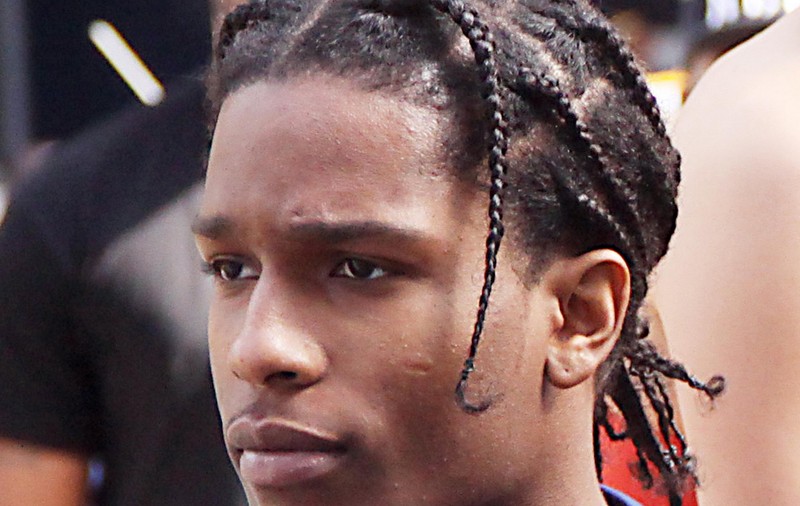 Rapperul A$AP Rocky a fost victima unui jaf armat. I s-a furat un milion de dolari din casă