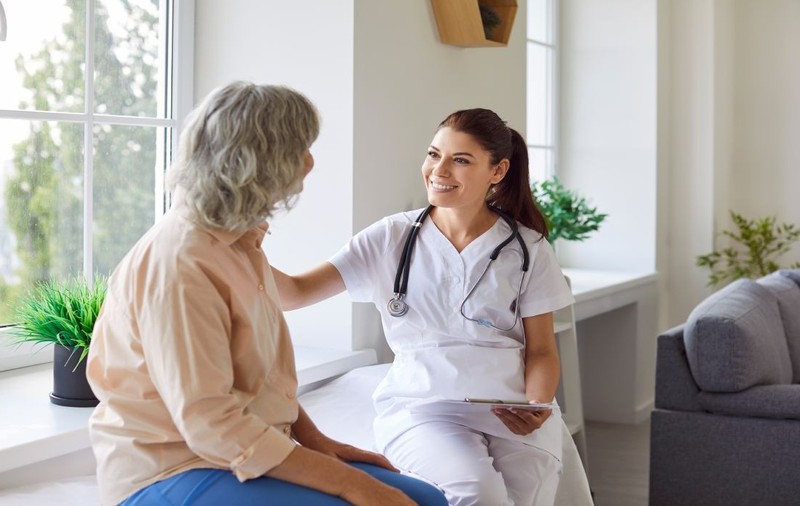Ce servicii medicale gratuite primesc românii fără asigurare medicală, în 2026