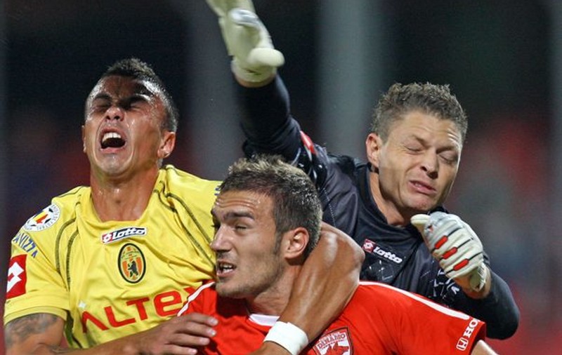 Dinamo a bătut pe Ceahlăul cu 3-2 şi este lider 