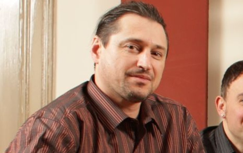Noul solist al trupei Iris, Tony Şeicărescu: "Pornesc la drum cu multă speranţă"