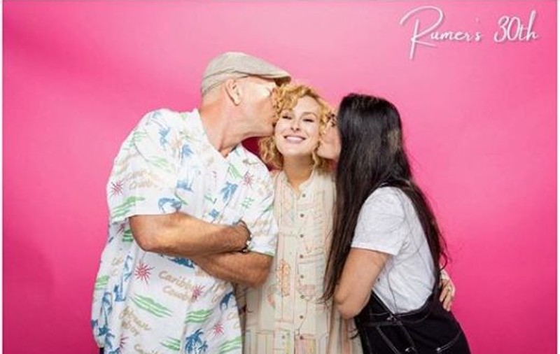 FOTO | Bruce Willis și Demi Moore s-au reîntâlnit la aniversarea fiicei lor, Rumer Willis