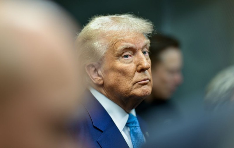 Donald Trump se gândește să-l pedepsească pe Zelenski și să oprească orice ajutor militar acordat Ucrainei